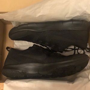 NWT Nike Free Train Versatility Sneakers, Size 11